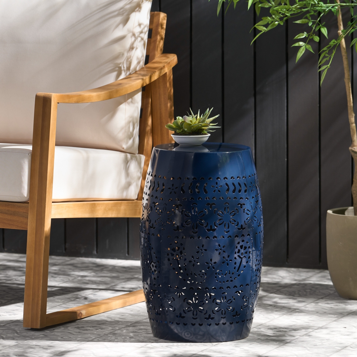 Streamdale Furniture Transitional Barrel-Shaped Metal Side Table