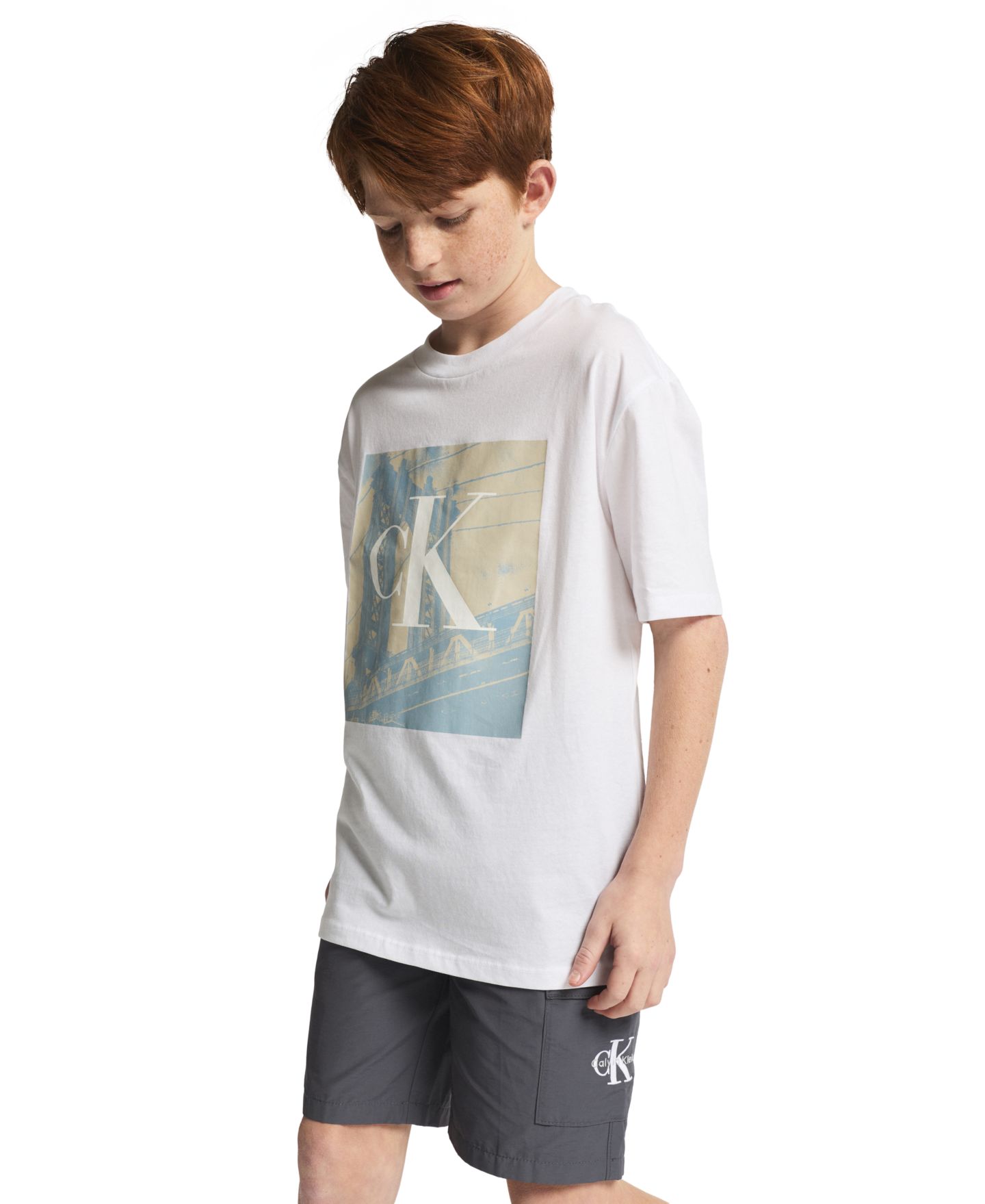 Футболка Calvin Klein Brooklyn Bridge Crewneck для мальчиков, цвет: Белый — фото 1