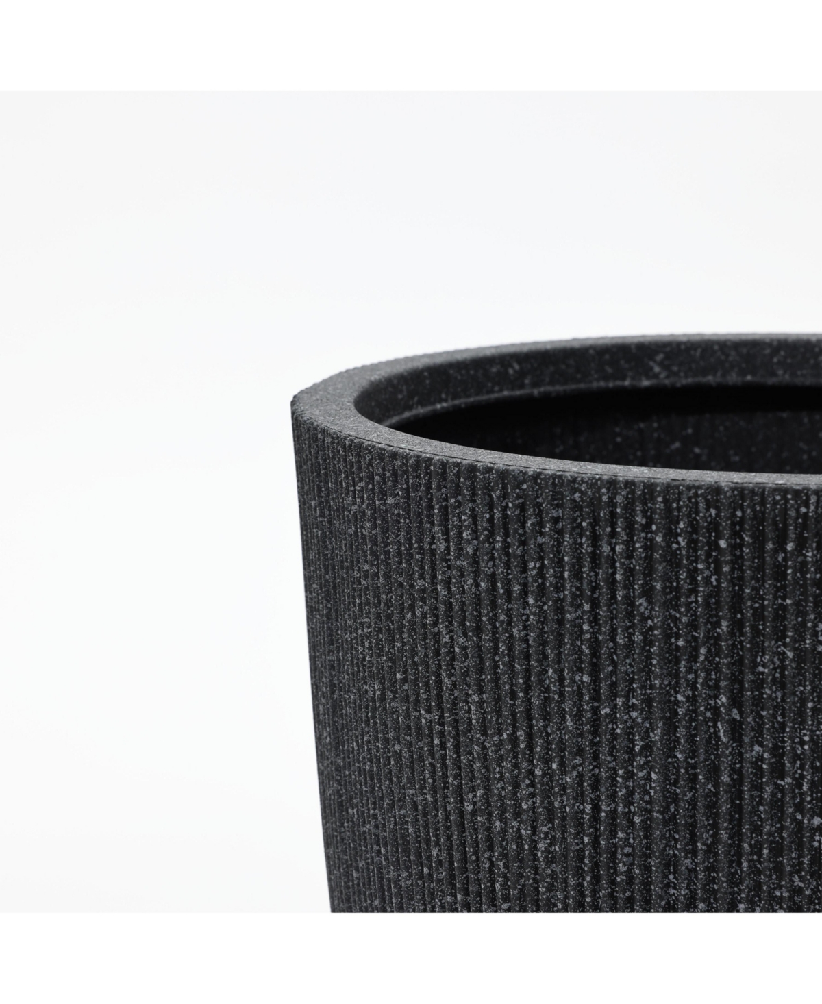 LuxenHome 2-Piece Tapered Round Plastic Planters Set