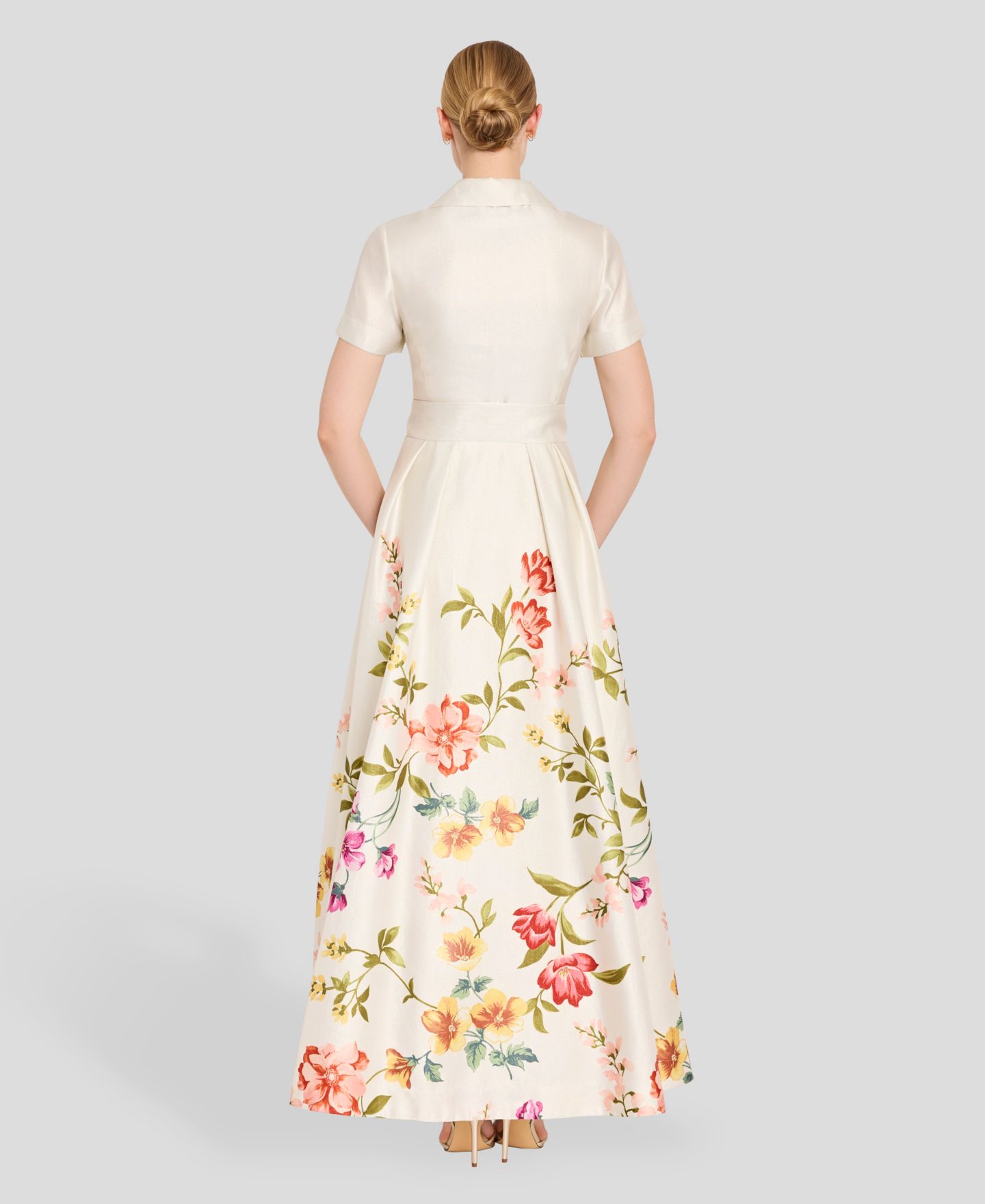 Женские платья Tahari ASL V-Neck Short-Sleeve Printed Gown, цвет: Кремовый пудровый — фото 6