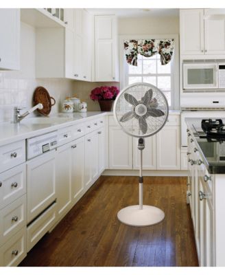 18" 3-Speed Elegance and Performance Oscillating Pedestal Fan with Remote