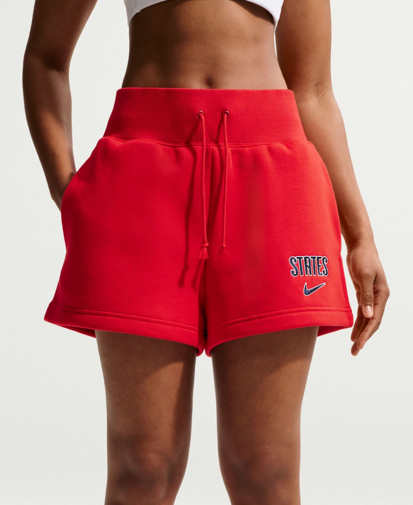 Женские шорты Nike Usmnt Soccer Phoenix High-Waisted, цвет: Красный — фото 4