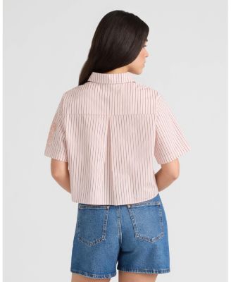 Women's Short Sleeve Camp Shirt w Floral Applique