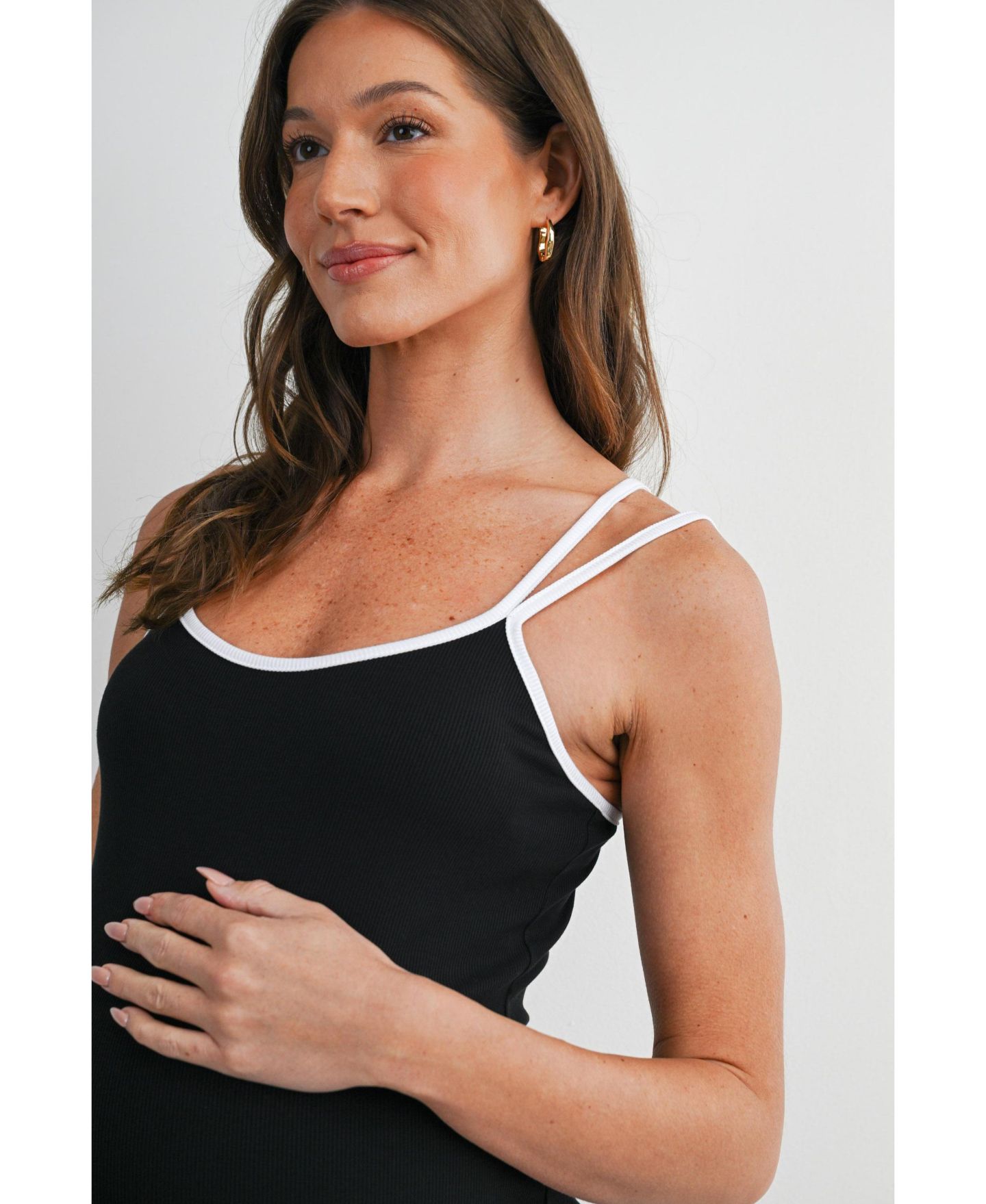 Женское платье Hello Miz Ribbed Bodycon Midi Dress with Double Straps and Side Slit, цвет: Чёрный / Белый — фото 5