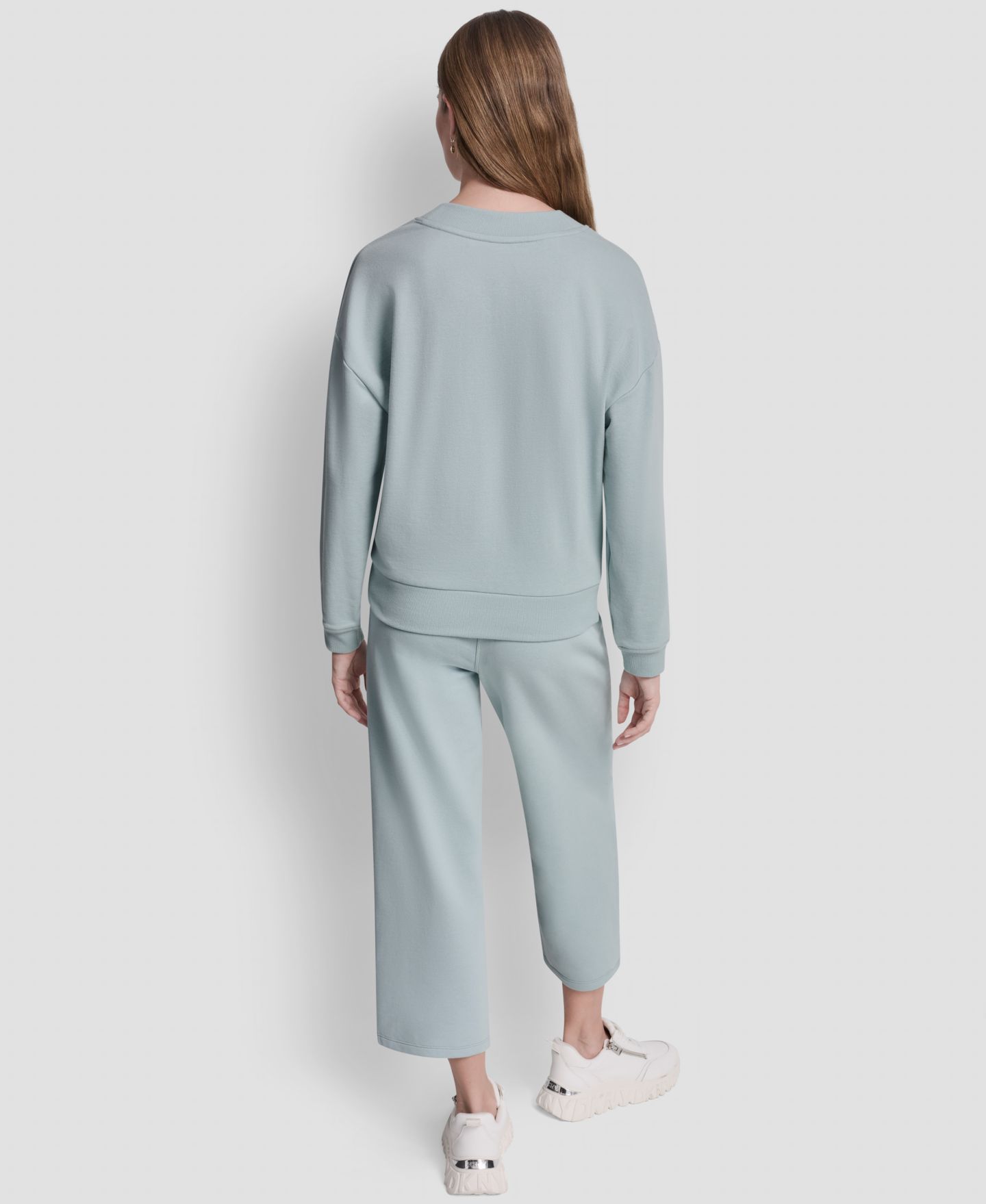 Женская толстовка DKNY Sport Metallic Bubble Logo V-Neck, цвет: Минеральный — фото 7