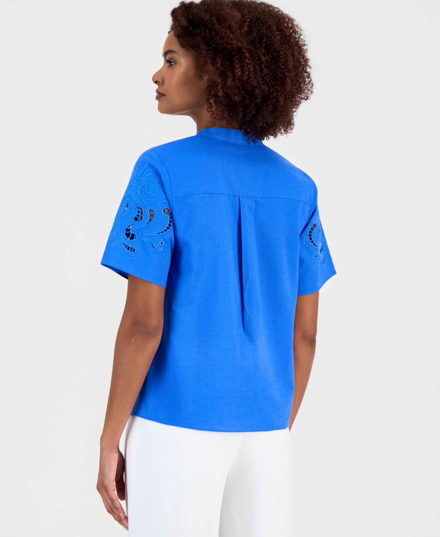 Женский топ T Tahari Embroidered Short-Sleeve, цвет: Spring Bloom — фото 3