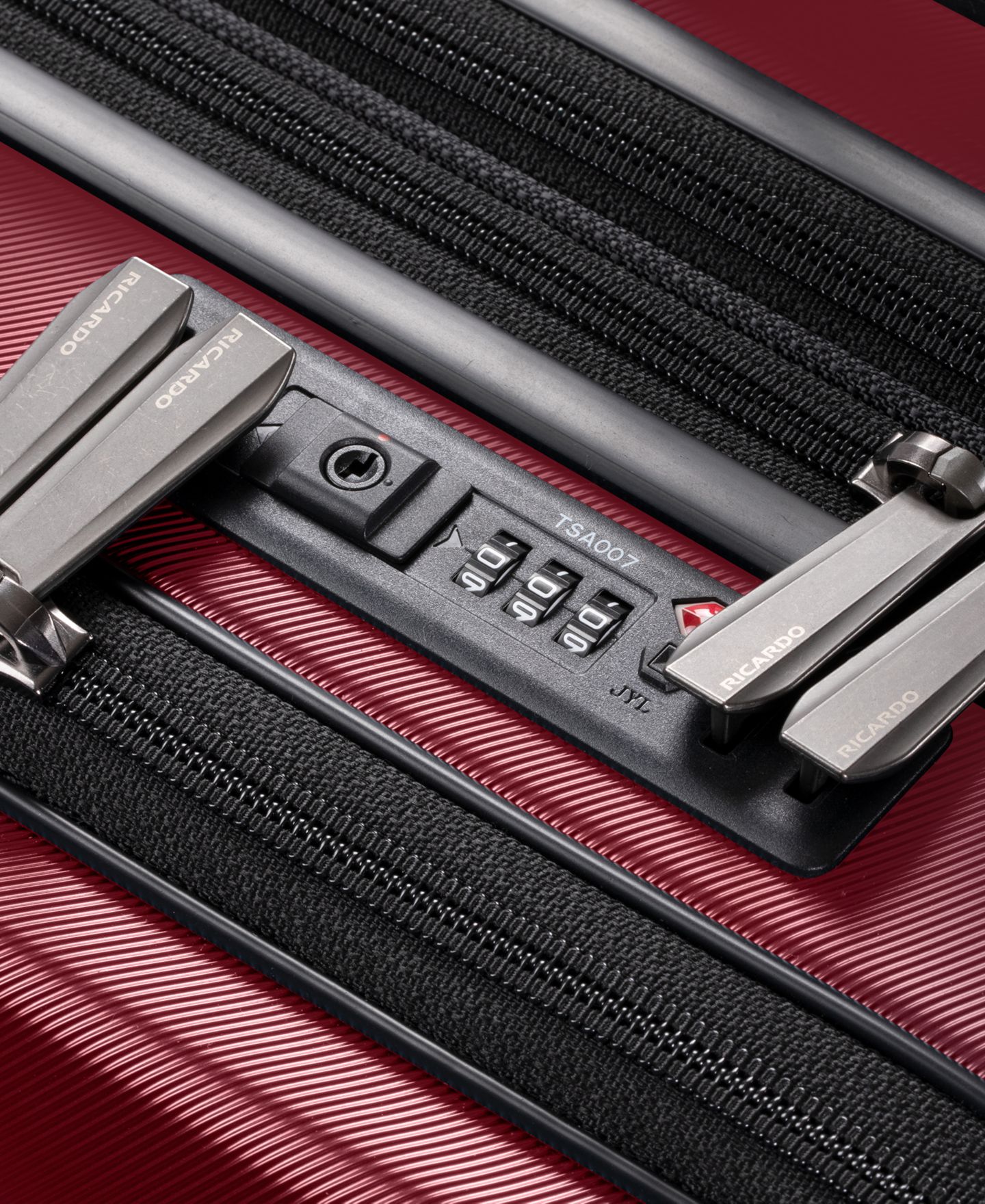Чемодан Ricardo Palm Springs Collection Carry-On Spinner with FastAccess Front Pocket, цвет: Малиновый красный — фото 12
