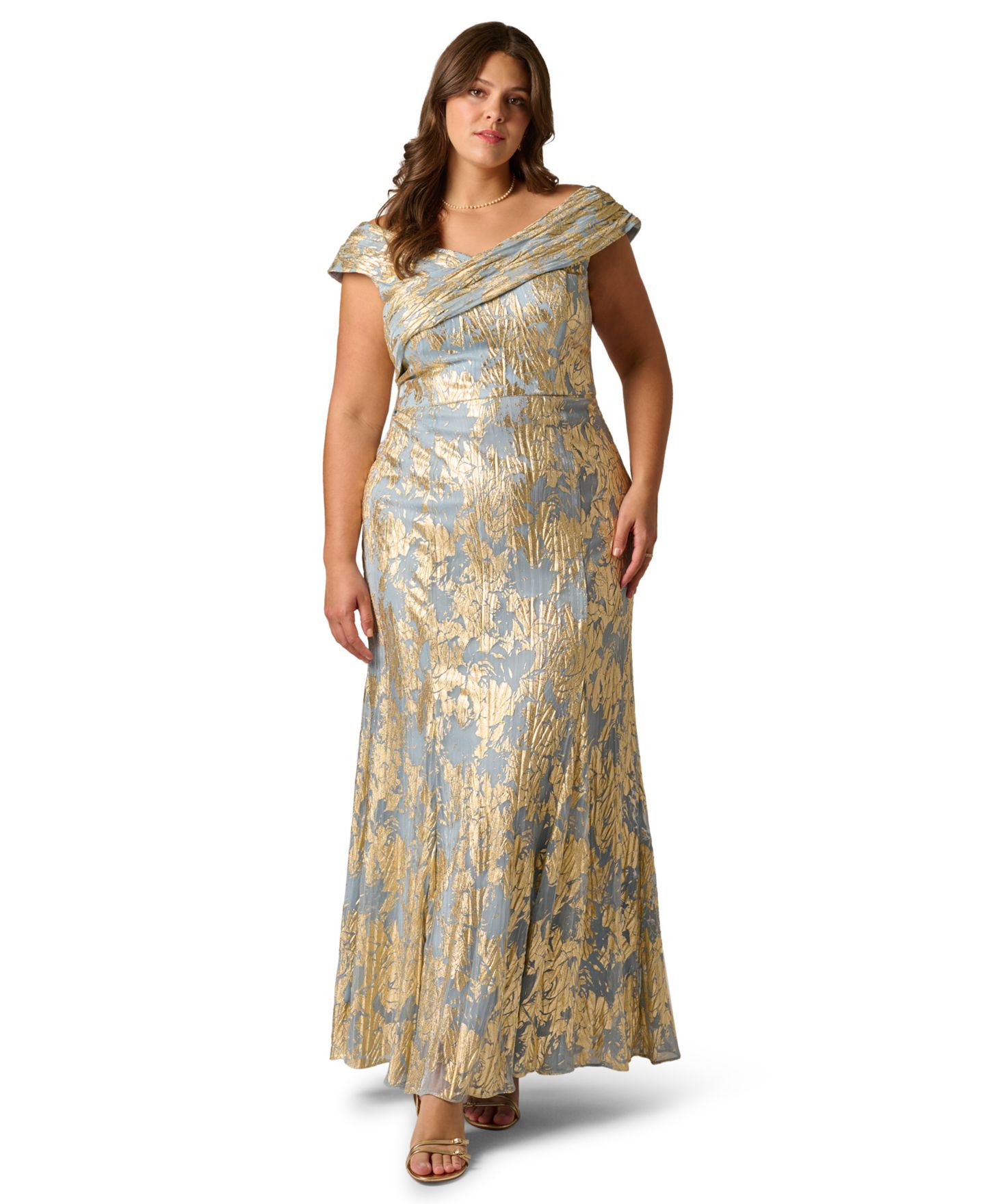 Женское платье Adrianna Papell Plus Size Foil Leaf Off-The-Shoulder Mermaid Gown, цвет: Светлый синий золотой — фото 1