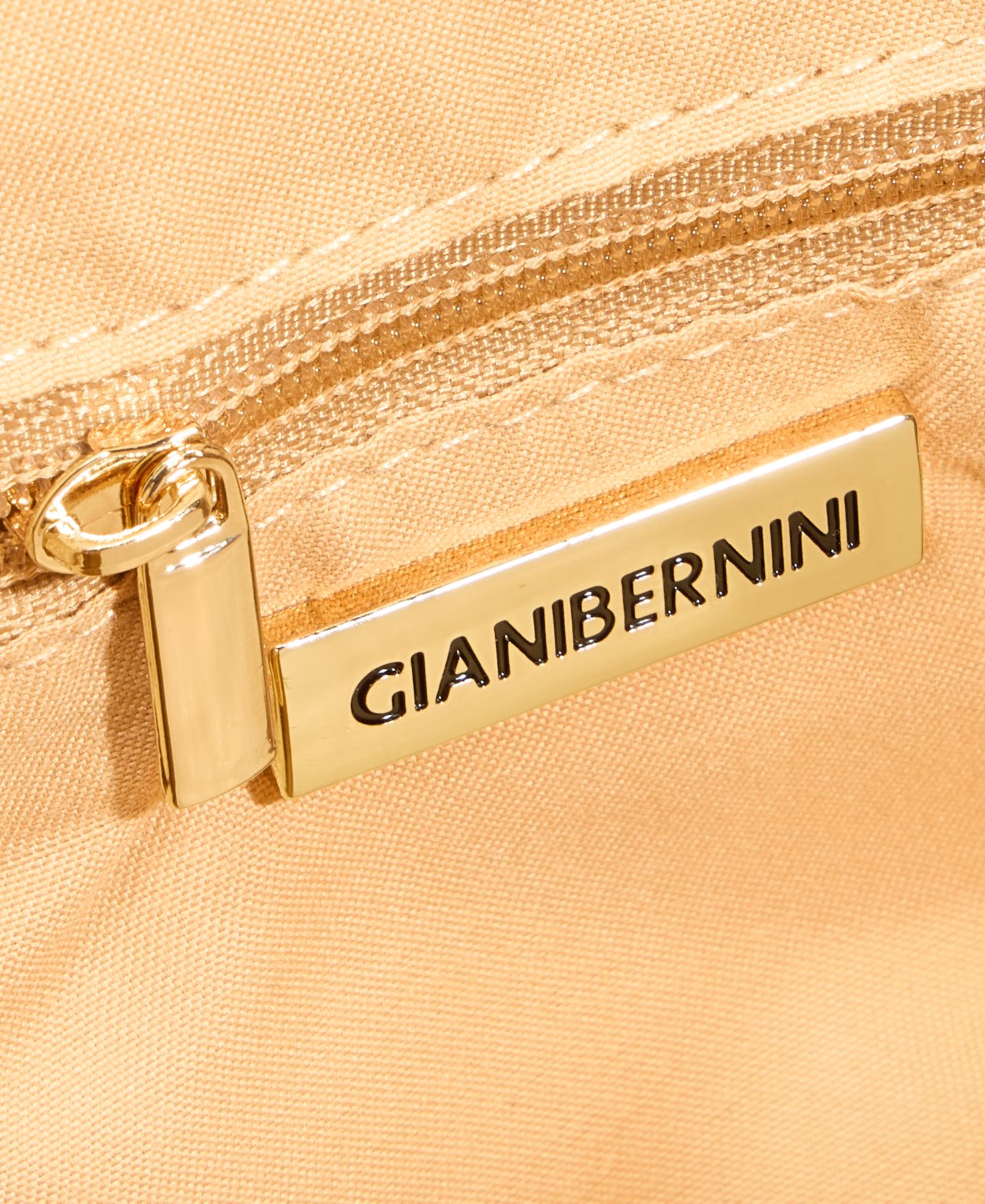 Женская сумка Giani Bernini Scarf Handle Dome Satchel, цвет: Кремовый — фото 6