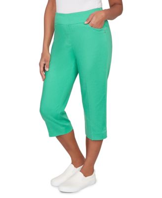 Petite Smooth Waist Easy Pull-On Capri Pants