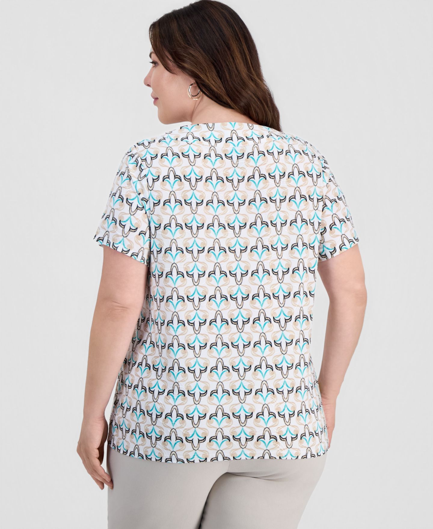 Женский топ JM Collection Plus Printed Short Sleeve V-Neck Jacquard, цвет: Яркий белый — фото 2