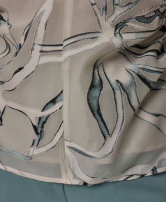 Women's Sleeveless V-Neck Top