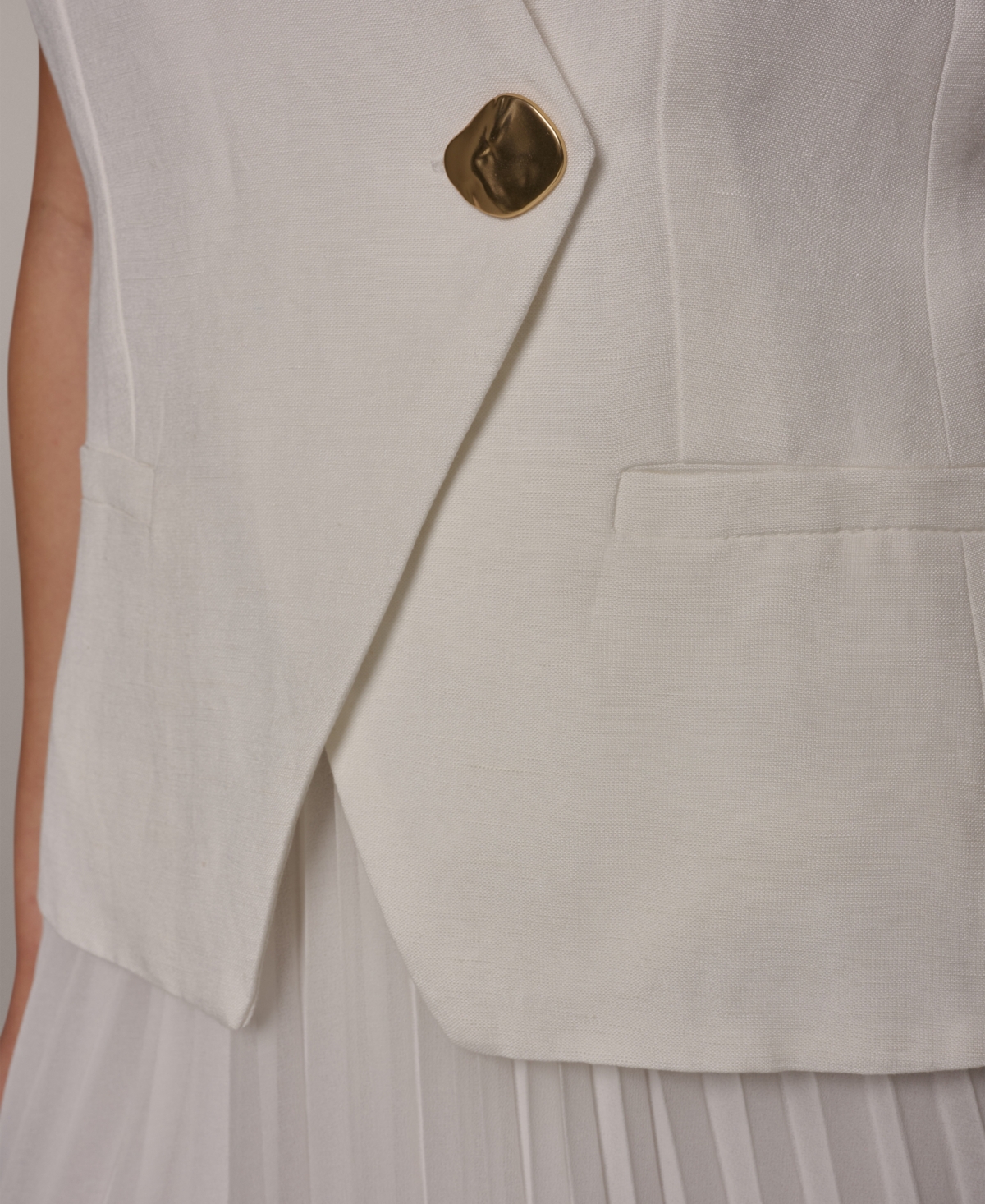 Donna Karan New York Women's Sleeveless V-Neck Vest and Pleated Skirt, 2-Piece Set Dress