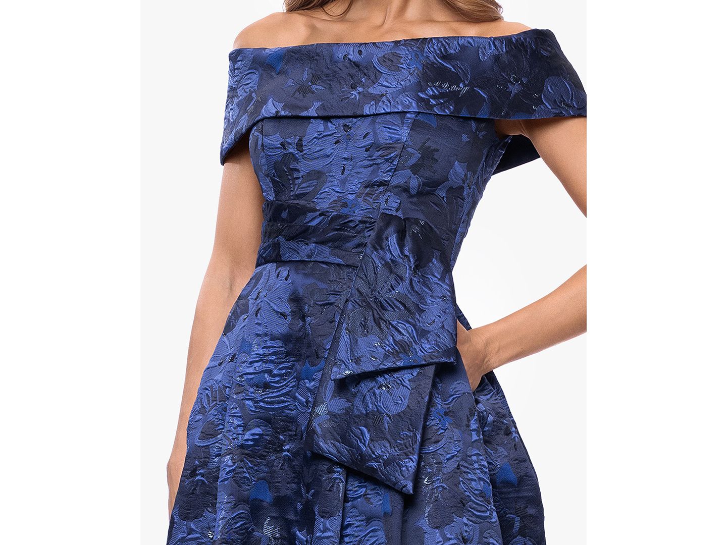 Женские платья XSCAPE Brocade Off-The-Shoulder Ball Gown, цвет: Тёмно-синий разноцветный — фото 3
