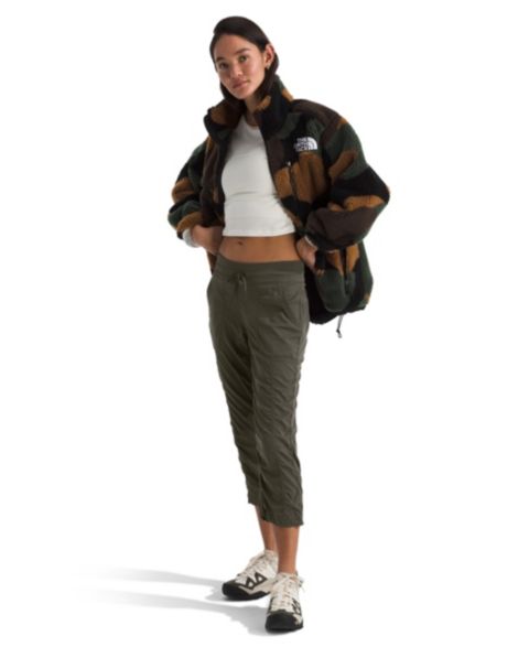 Женские брюки The North Face Aphrodite 2.0 FlashDry™ Capri, цвет: Серо-коричневый зелёный натуральный