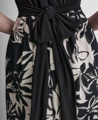 Women's Sleeveless V-Neck Fit and Flare Midi Dress