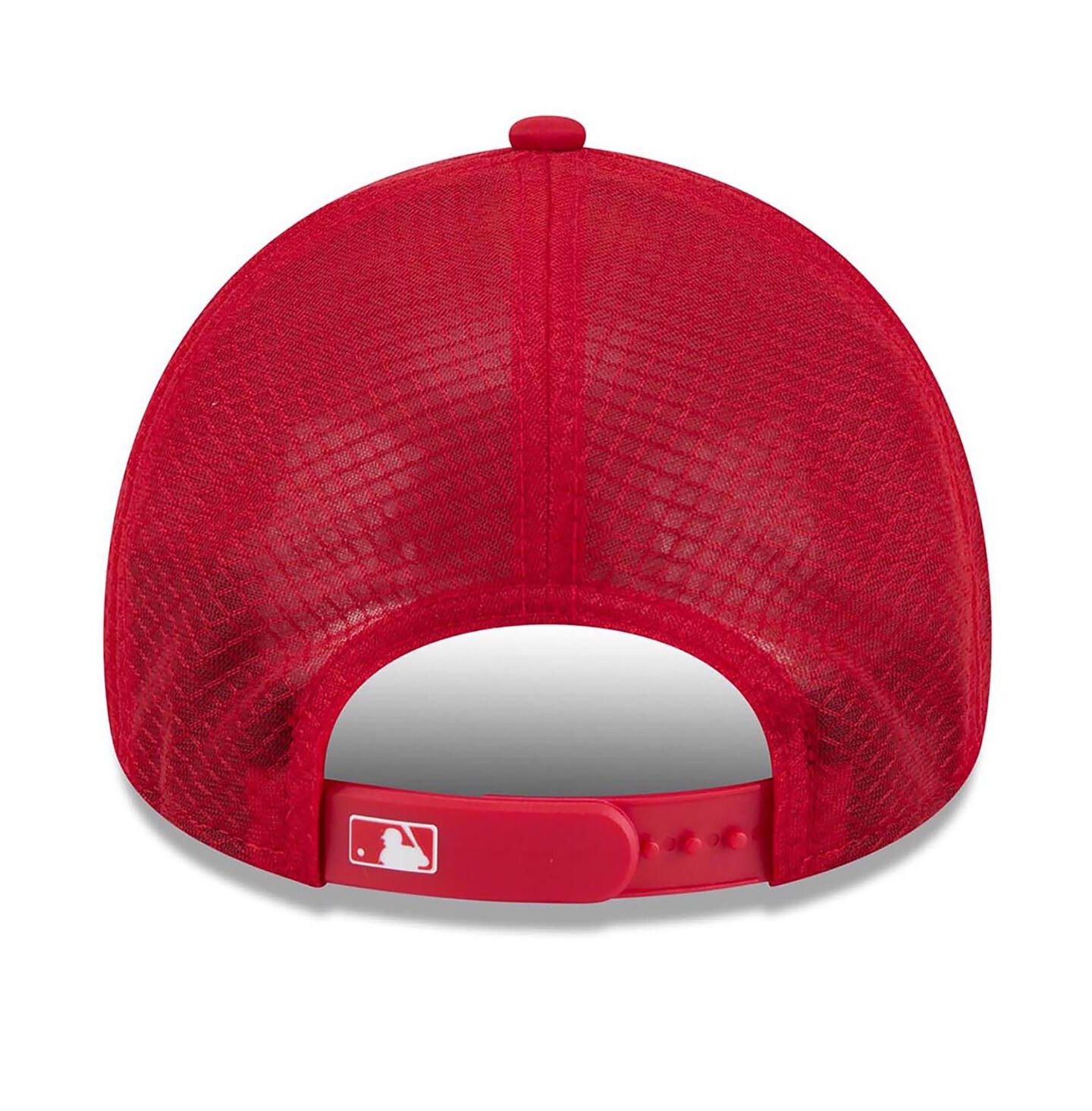Мужская кепка New Era Red New York Yankees 2026 Batting Practice Alternate Apex 9FORTY Adjustable Hat — фото 2