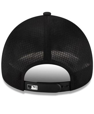 Men's Black Chicago White Sox 2026 Batting Practice Apex 9FORTY Adjustable Trucker Hat