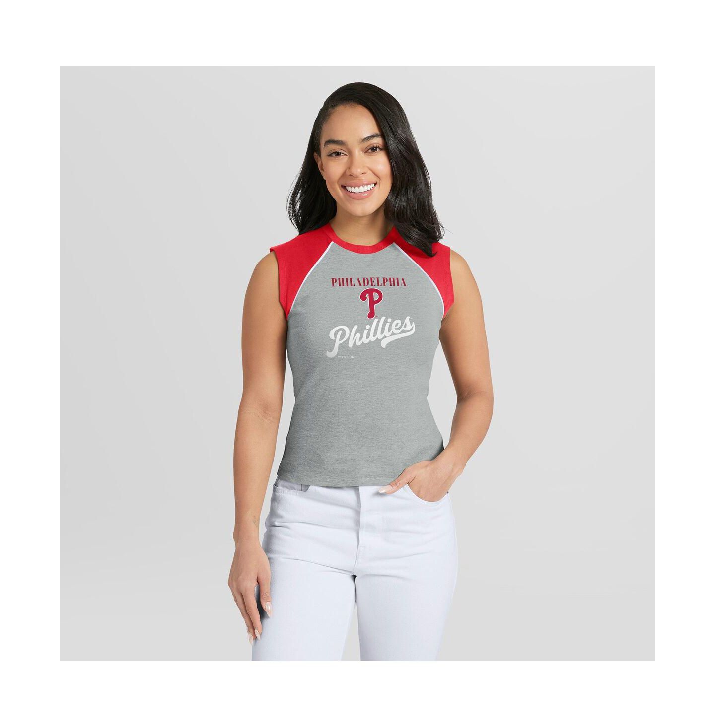 Женский топ WEAR by Erin Andrews Heather Gray Philadelphia Phillies Cropped Raglan — фото 1