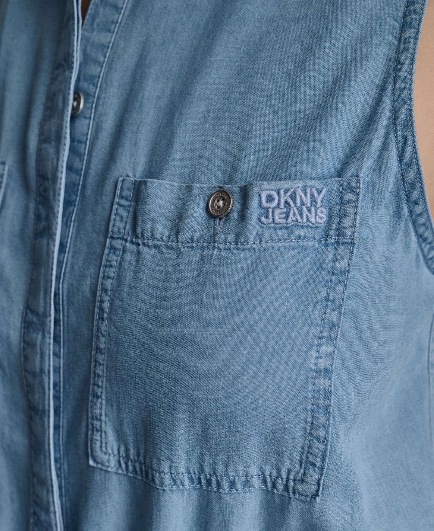 Женский комбинезон DKNY Jeans Sleeveless Collared Neck Jumpsuit, цвет: Шамбре — фото 6