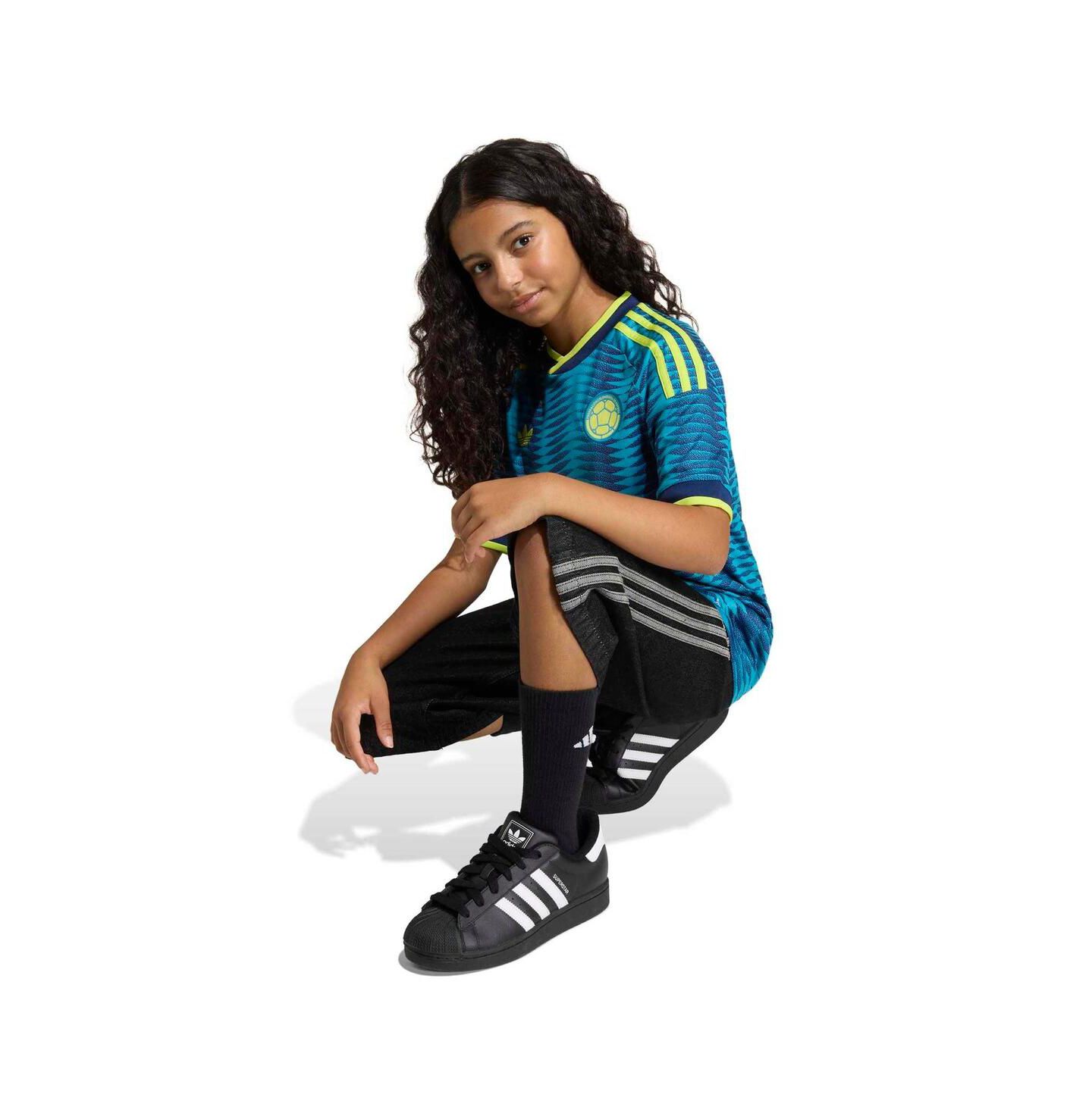 Детская реплика гостевой формы сборной Колумбии adidas FIFA World Cup 2026, бирюзовая — фото 3
