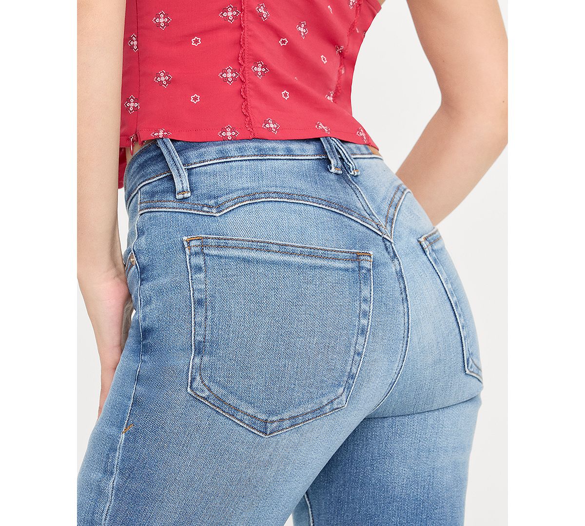Good American Petite Dolly Joleans Mid-Rise Ankle-Length Jeans view 3 — MAYCSS fashion products