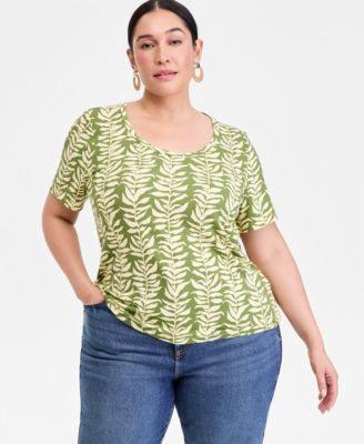 Plus Size Printed Scoop-Neck T-Shirt