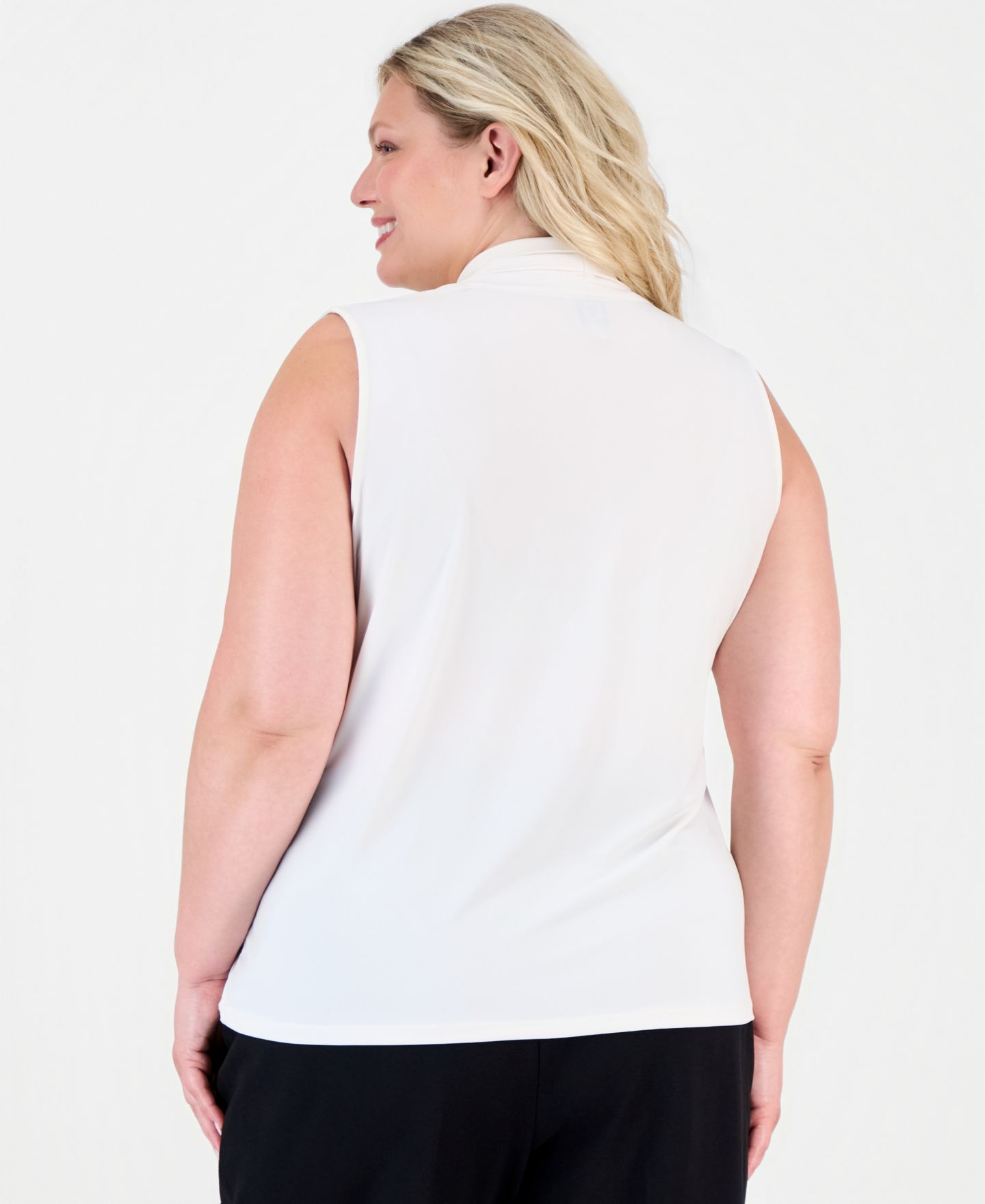 Женский топ Anne Klein Plus Size Sleeveless Pleated V-Neck, цвет: Белый — фото 3