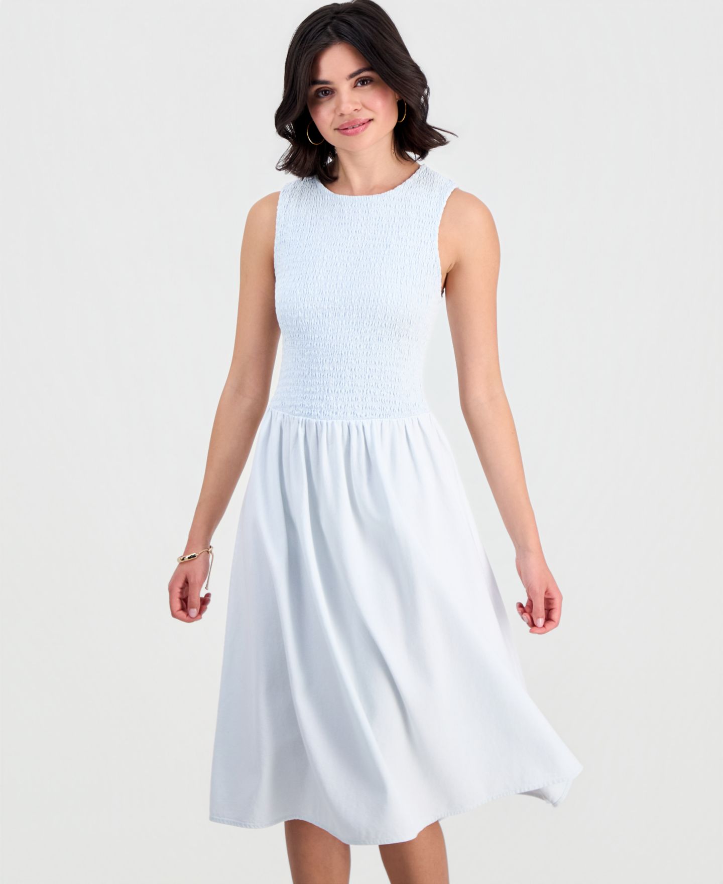 Женское платье And Now This Petite Chambray Smocked Midi, цвет: Выбеленный джинсовый — фото 2