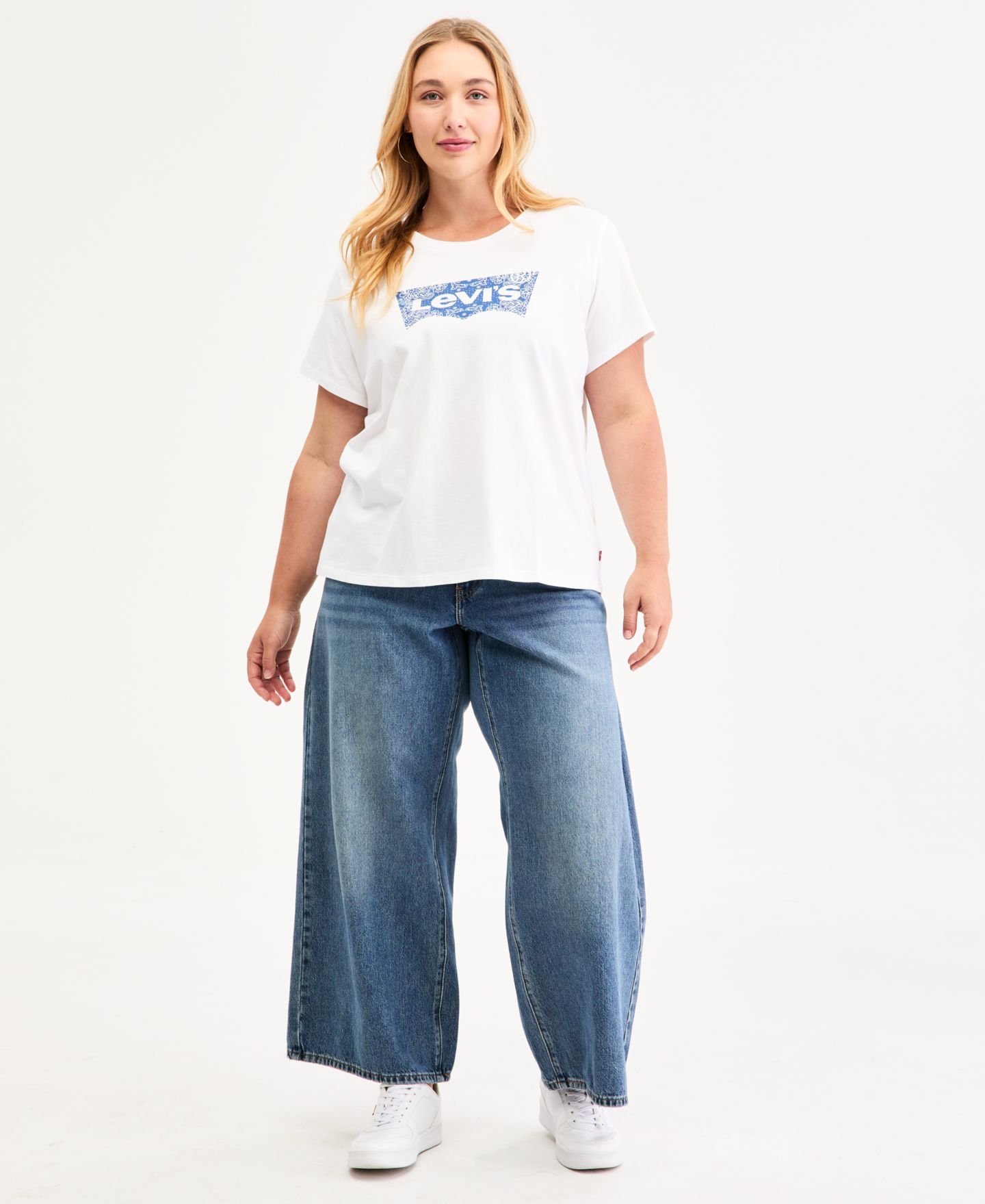 Женская футболка Levi's Trendy Plus Size Perfect Logo Cotton, цвет: Яркий белый, вариант 1 — фото 1