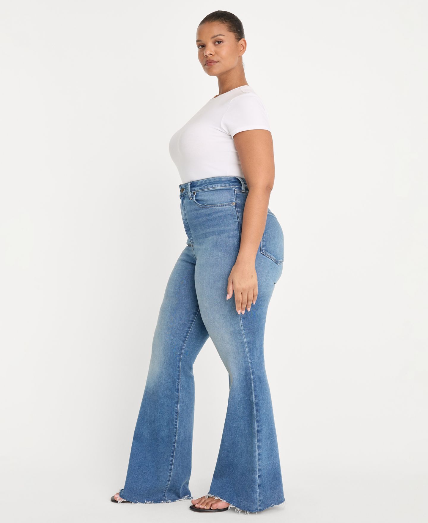 Женские джинсы Good American Flare-Leg Mid-Rise, цвет: Индиго — фото 6