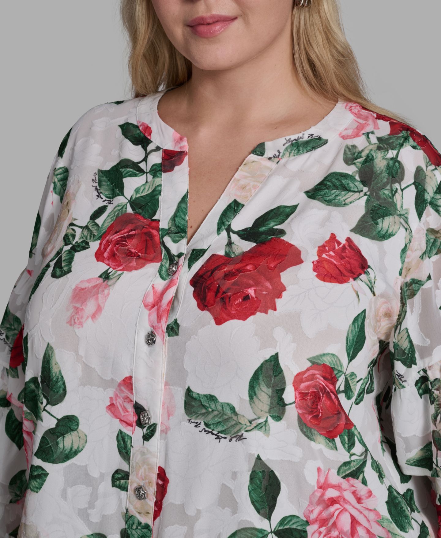 Женская блузка KARL LAGERFELD PARIS Plus Size V-Neck Floral-Print Blouse, цвет: Мягкий белый разноцветный — фото 4