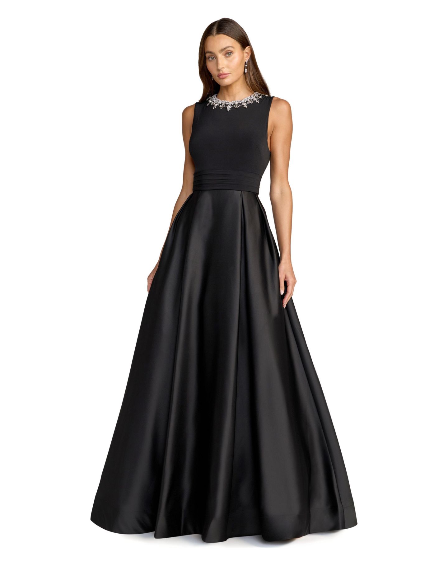 Женские платья Mac Duggal Pearl-Embellished High-Neck Sleeveless A-Line Evening Gown, цвет: Чёрный — фото 1