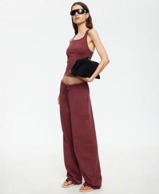 Women's Sleeveless Scoop Neck Top