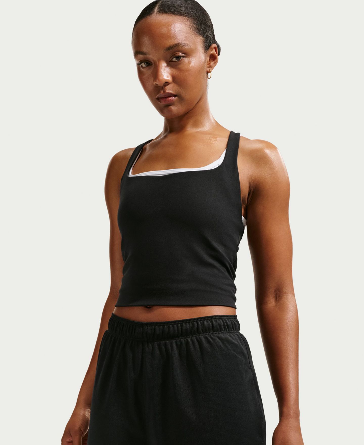 Женские шорты Nike Attack Dri-FIT Mid-Rise, цвет: Чёрный / Белый — фото 2