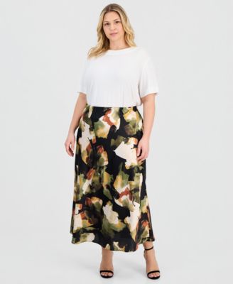 Plus Size Pull-On Bias Flared Skirt