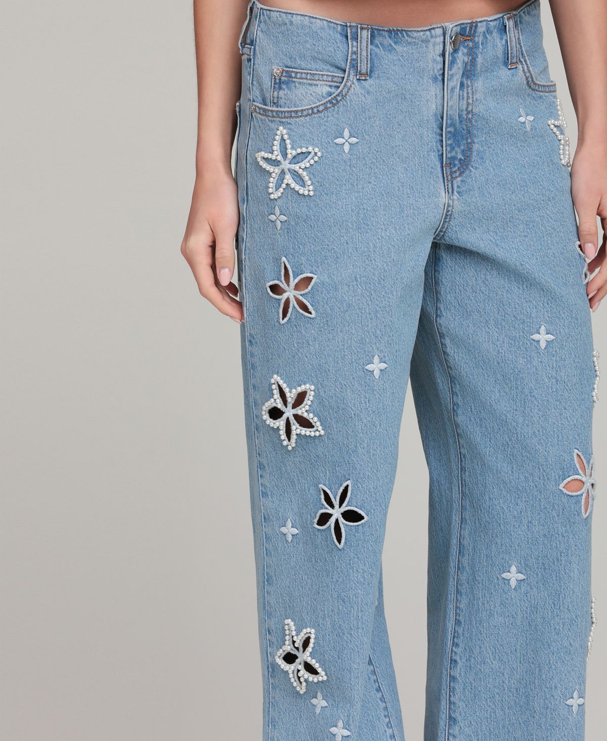 Avec Les Filles Women's Mid-Rise Floral Cutout Jeans view 5 — MAYCSS fashion products