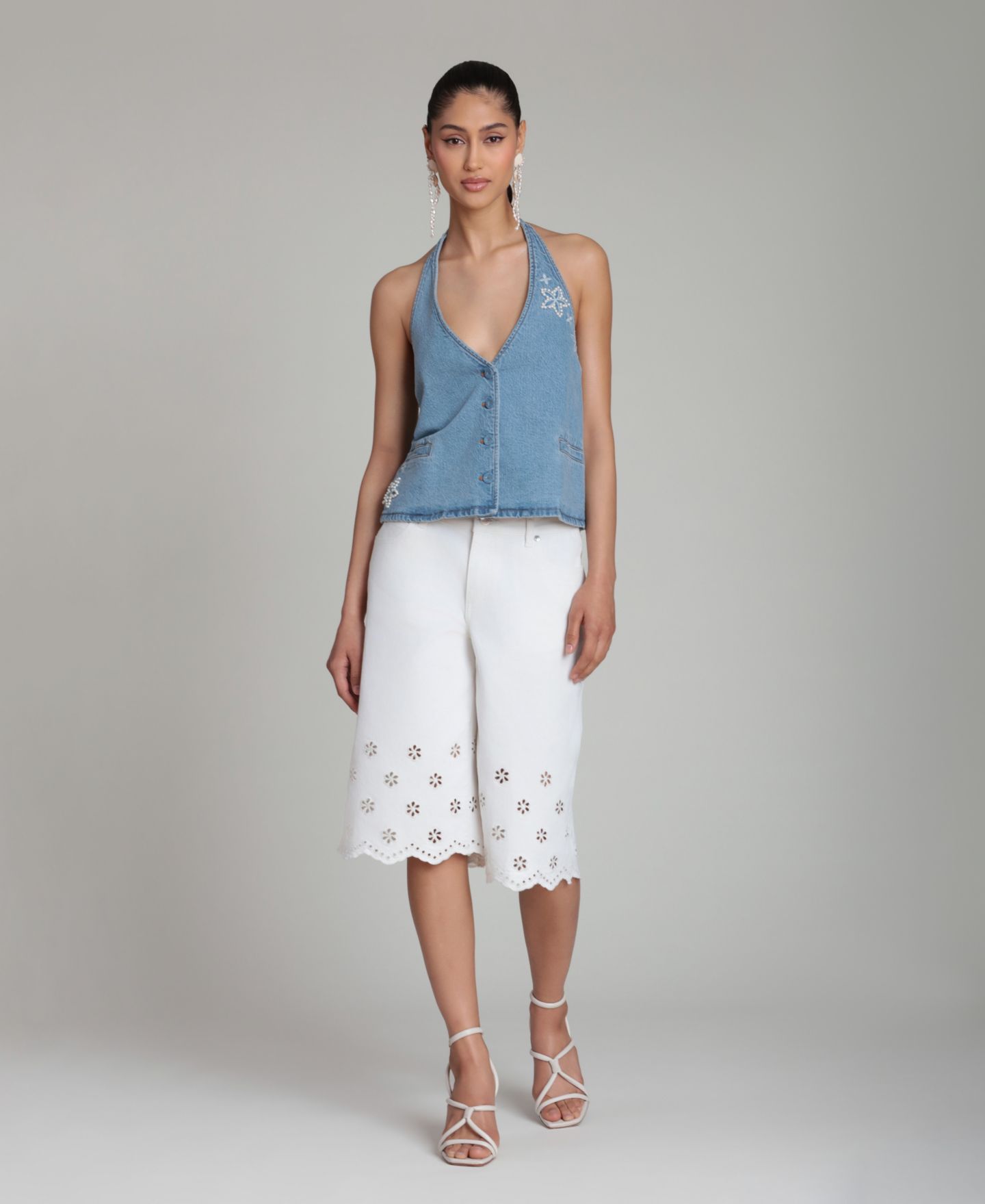 Женские шорты Avec Les Filles Mid-Rise Floral Cutout Detail, цвет: Белый — фото 2
