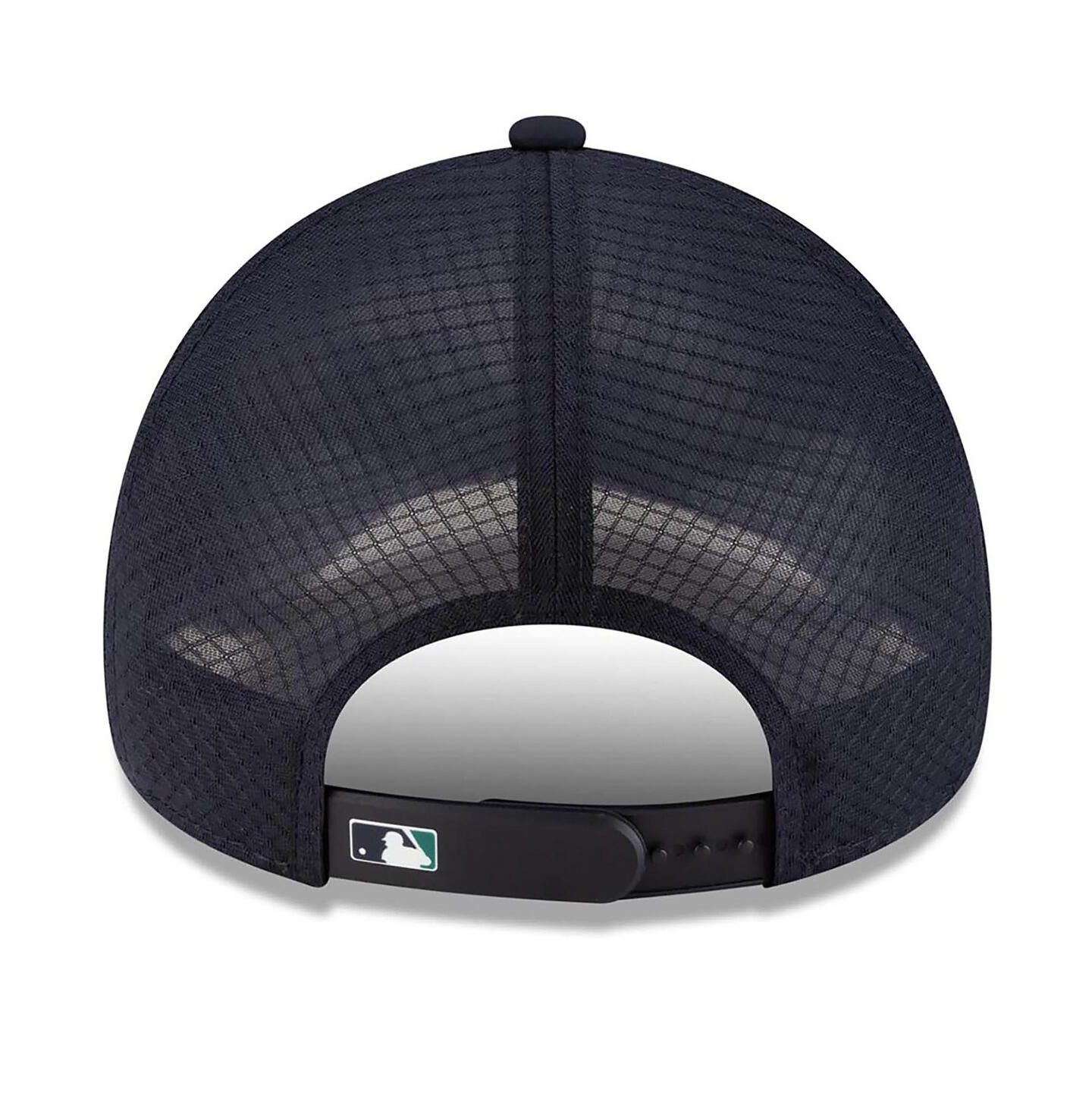 Мужская кепка New Era Navy Seattle Mariners 2026 Batting Practice Apex 9FORTY Adjustable Trucker Hat — фото 4