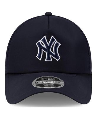Men's Navy New York Yankees 2026 Batting Practice Apex 9FORTY Adjustable Trucker Hat