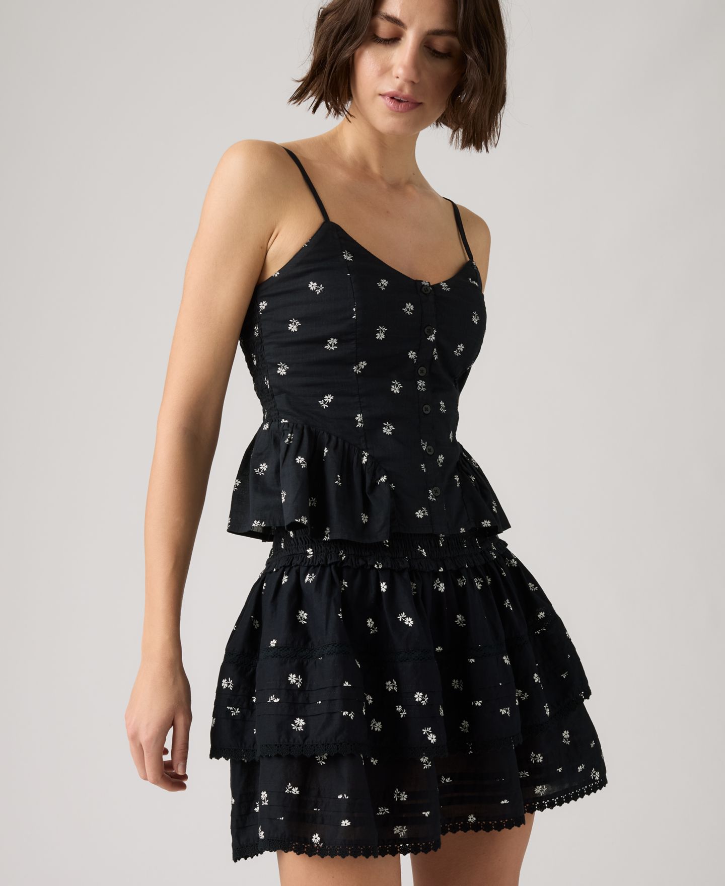 Женская юбка Levi's Premium Mid-Rise Smocked Cotton Mini, цвет: Антрацитовый — фото 4