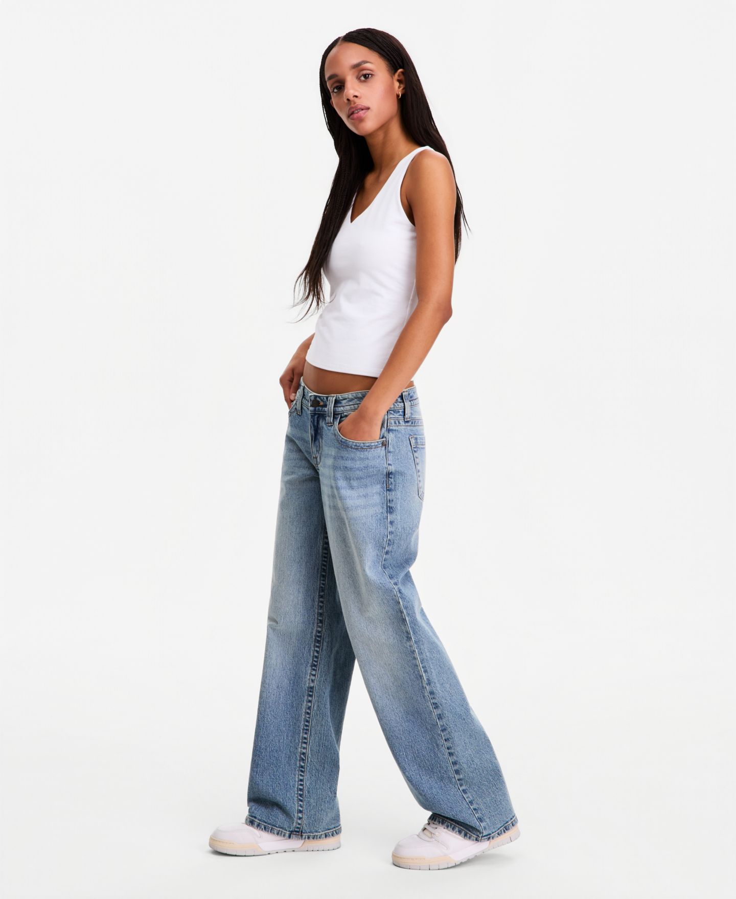 Женские джинсы Celebrity Pink Juniors' Low Rise V-Waist Baggy Embroidered Straight Leg Jean, цвет: Coldhaven — фото 9