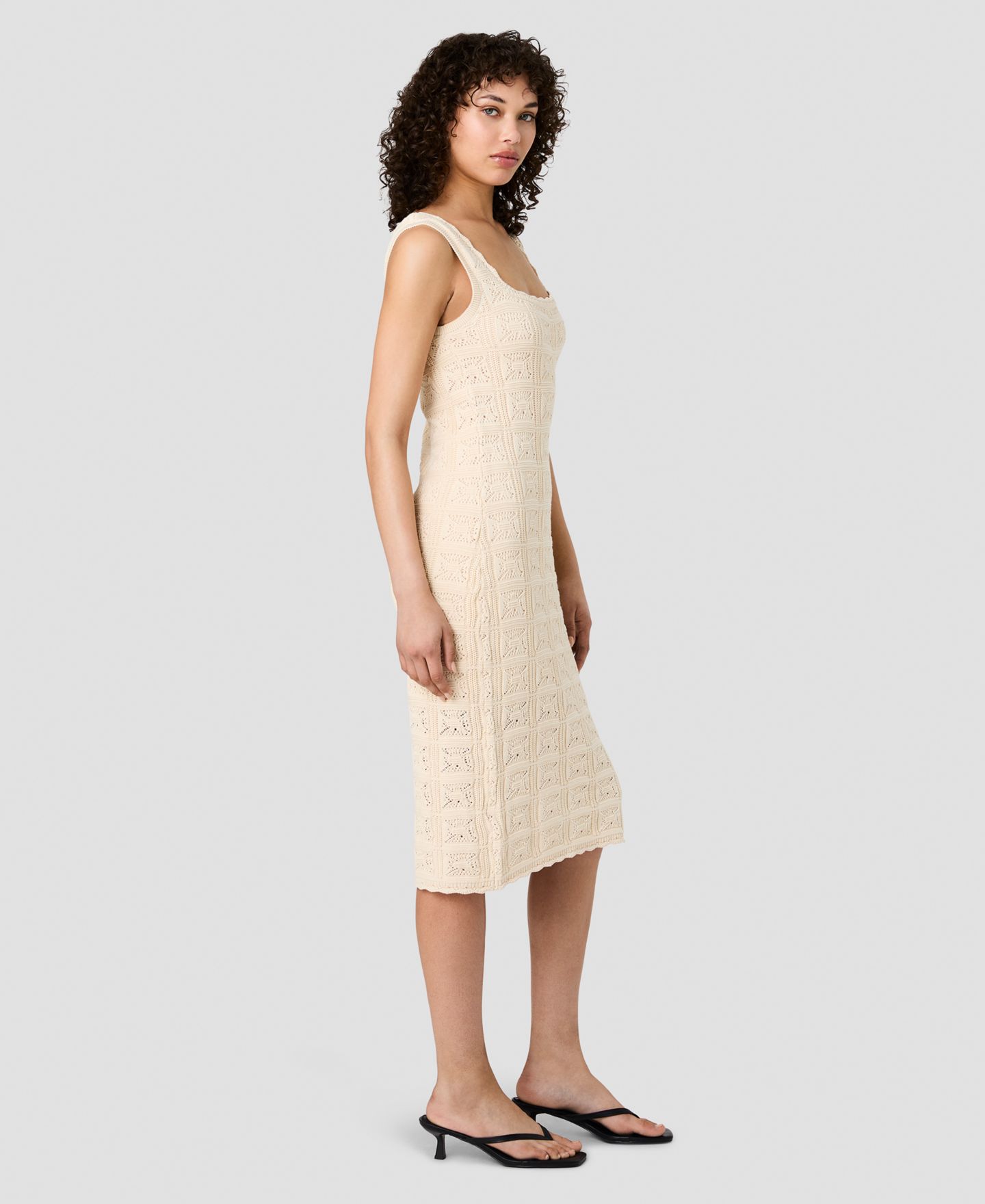Женское платье French Connection Nellis Square Crochet Knit Midi, цвет: Чёрный — фото 7
