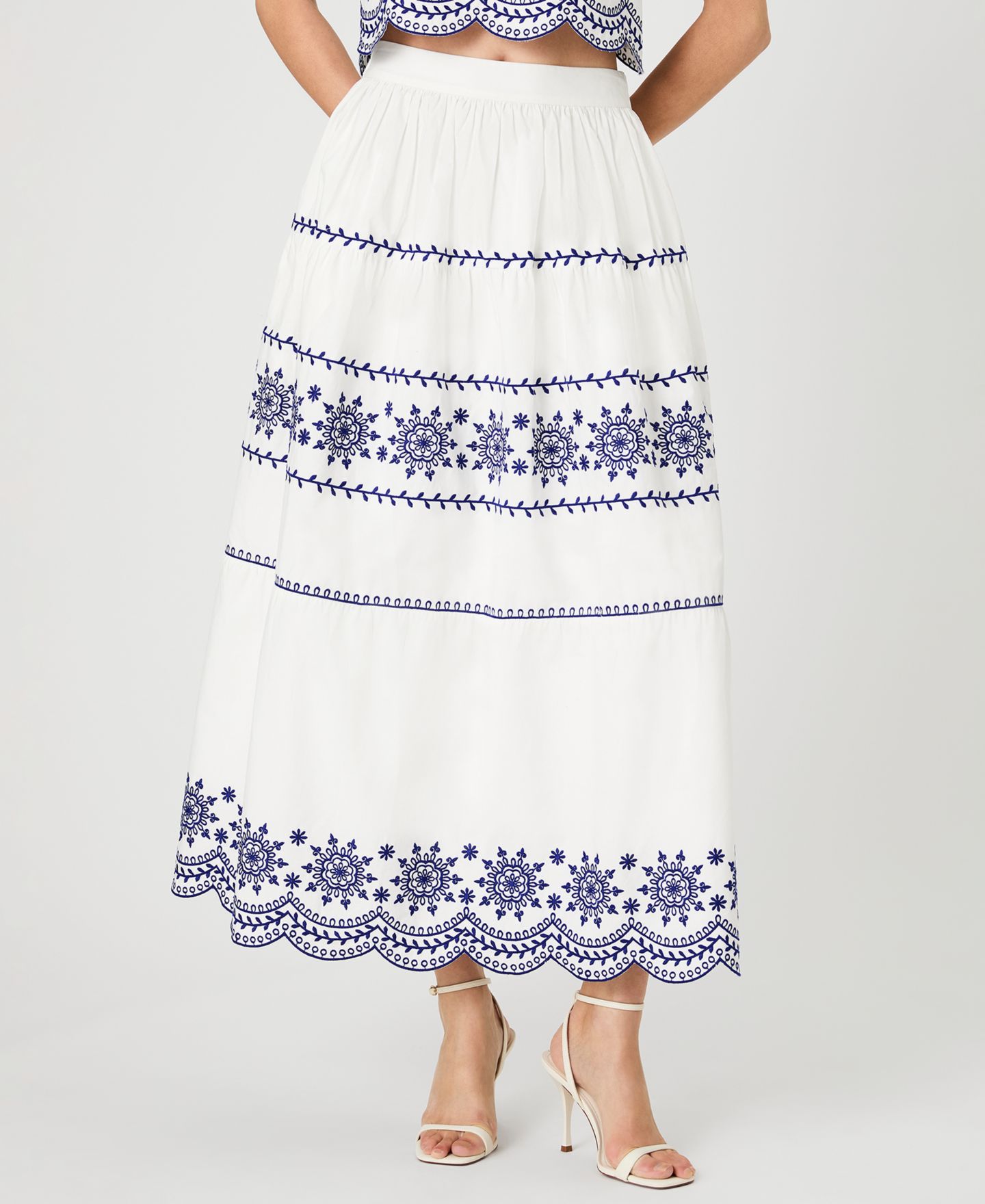 Женская юбка French Connection Embroidered Midi, цвет: Льняной белый индиго — фото 1