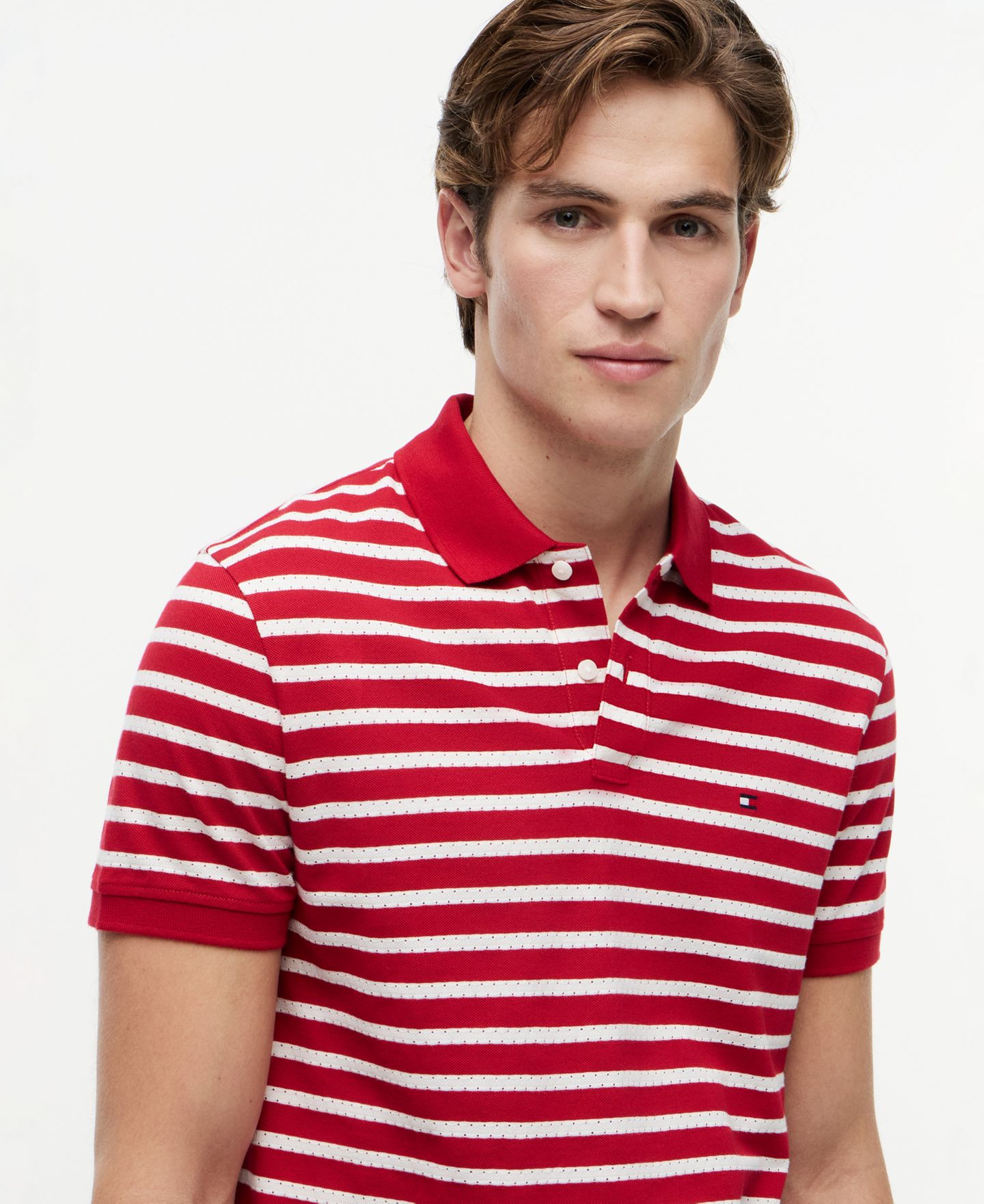 Мужское поло Tommy Hilfiger Regular-Fit Perforated Jersey Stripe Polo Shirt, цвет: Красный / Слоновая кость — фото 3