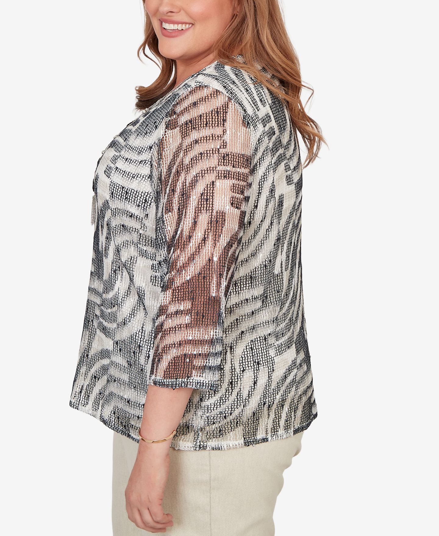 Женский топ Alfred Dunner Plus Size Detail Driven Animal Popcorn Embellished with Necklace, цвет: Чёрный разноцветный — фото 4