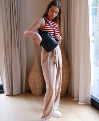 Roamer 2.8 Liters Chic Crossbody Bag