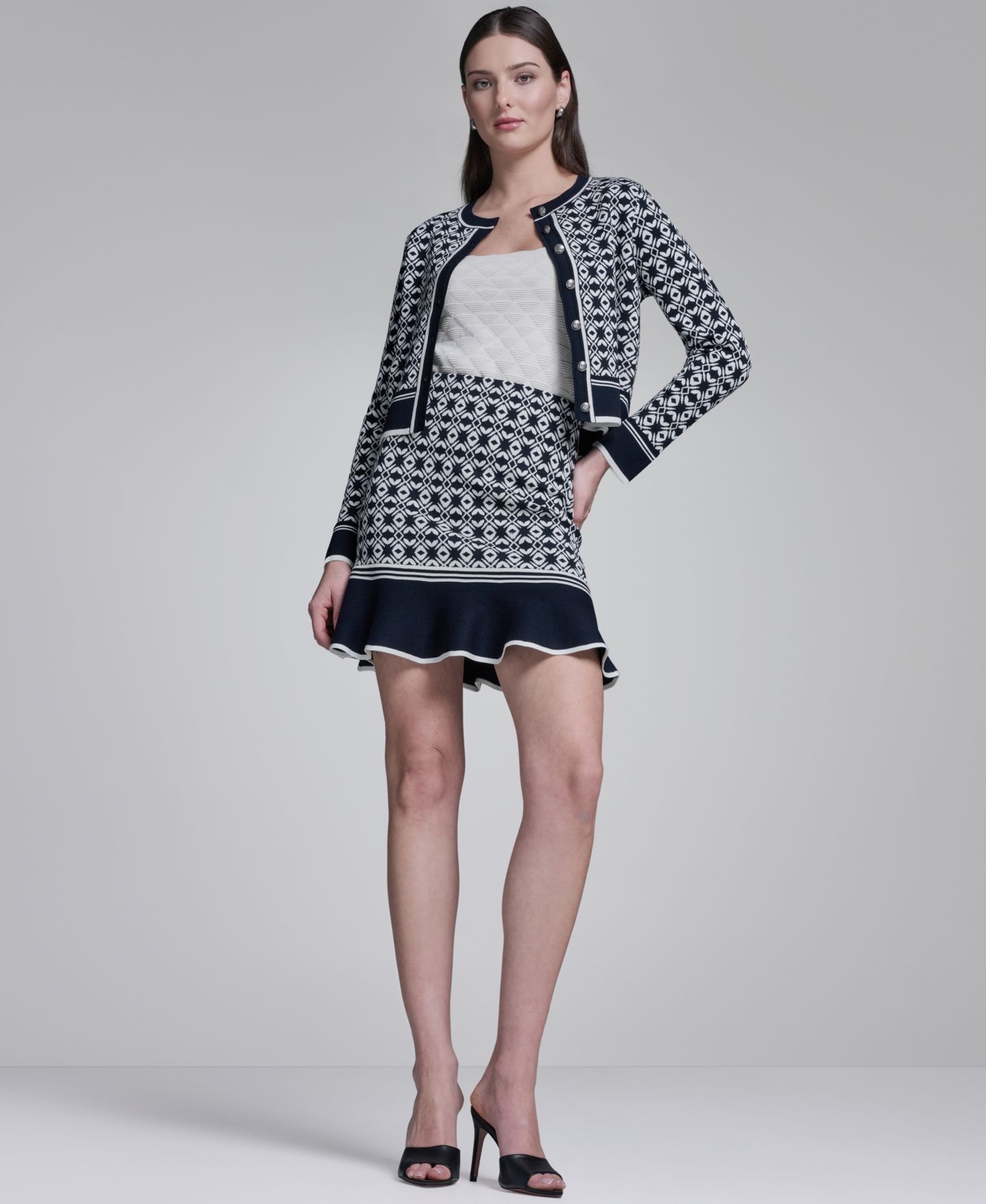 Женская куртка BCBG Printed Crewneck Sweater Jacket, цвет: Глубокий морской / Белый — фото 6