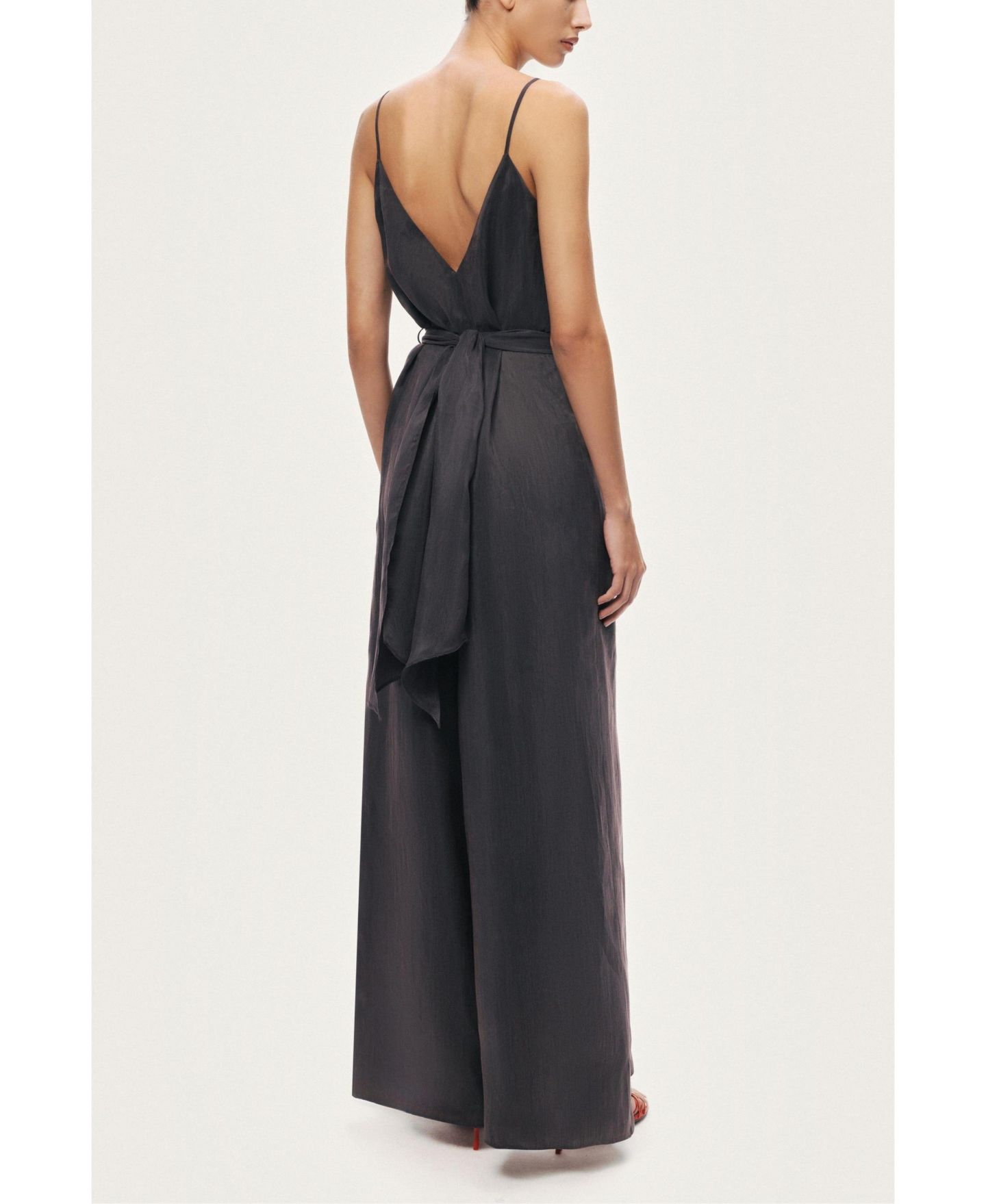 Женский комбинезон NOCTURNE V-Neck Spaghetti Strap Jumpsuit, цвет: Антрацитовый — фото 4