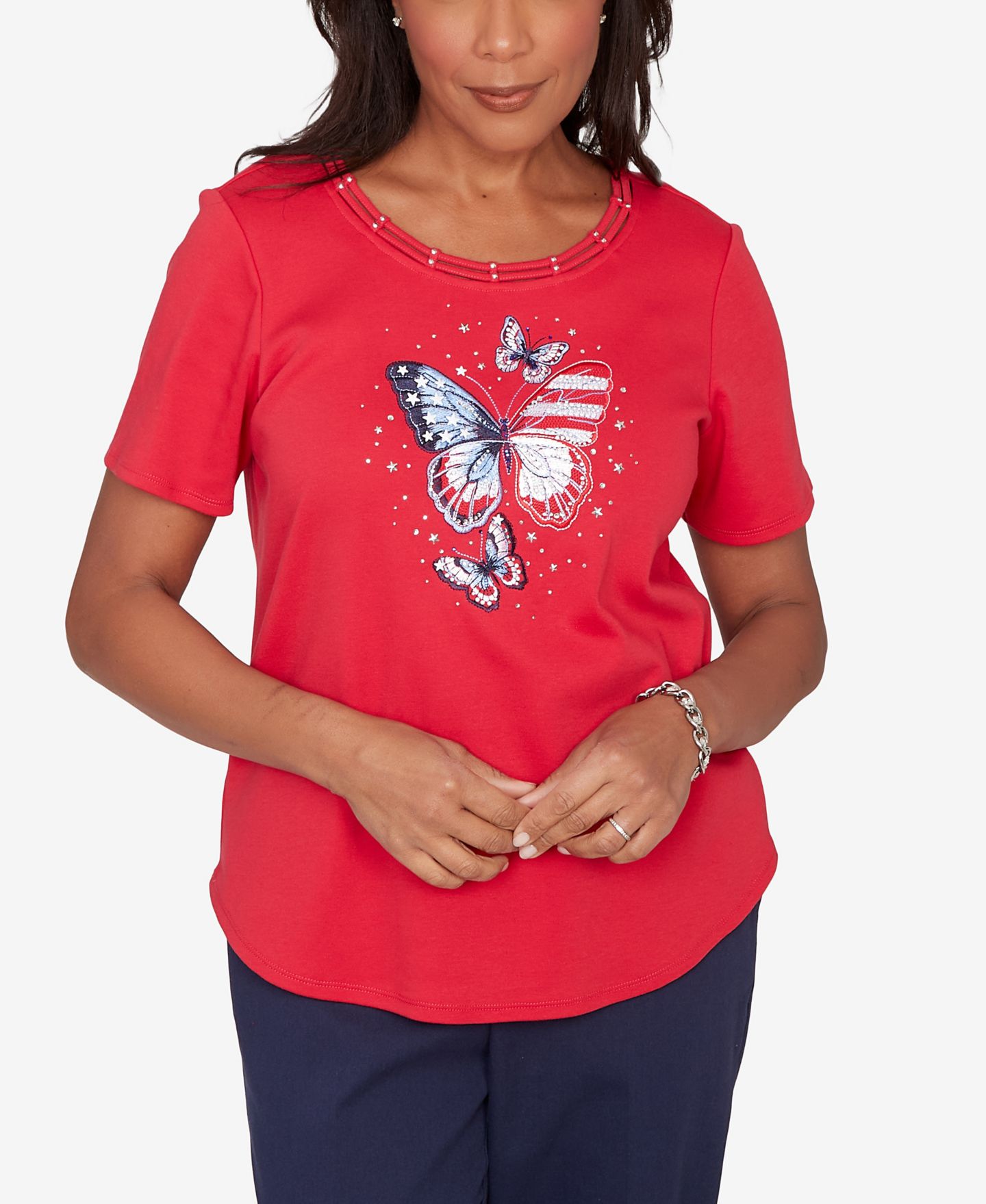 Женская футболка Alfred Dunner Petite Lady Liberty Sparkling Americana Butterfly Crewneck, цвет: Красный — фото 1